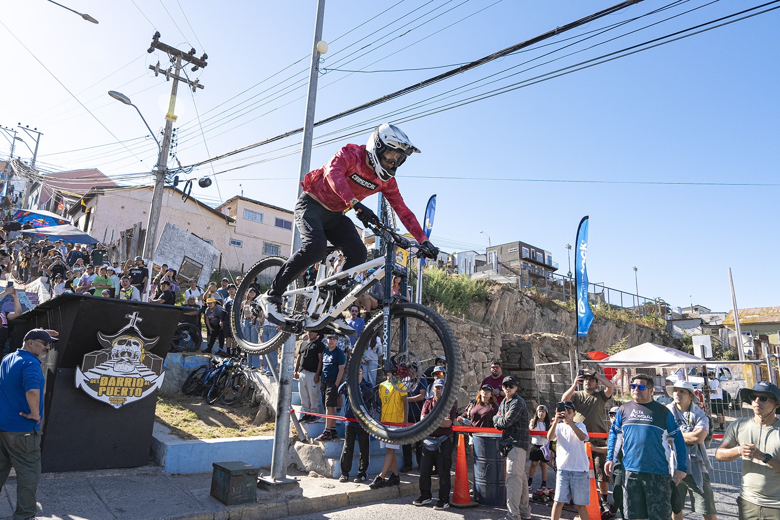 del barrio al puerto